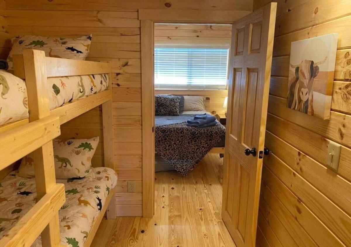 Serene 1Br Cabin Near Nc Z00 With Loft & Waterview Asheboro Dış mekan fotoğraf